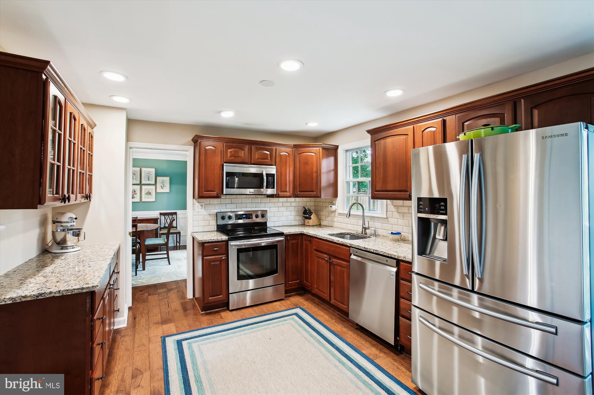 RIVERSIDE - Residential Lease