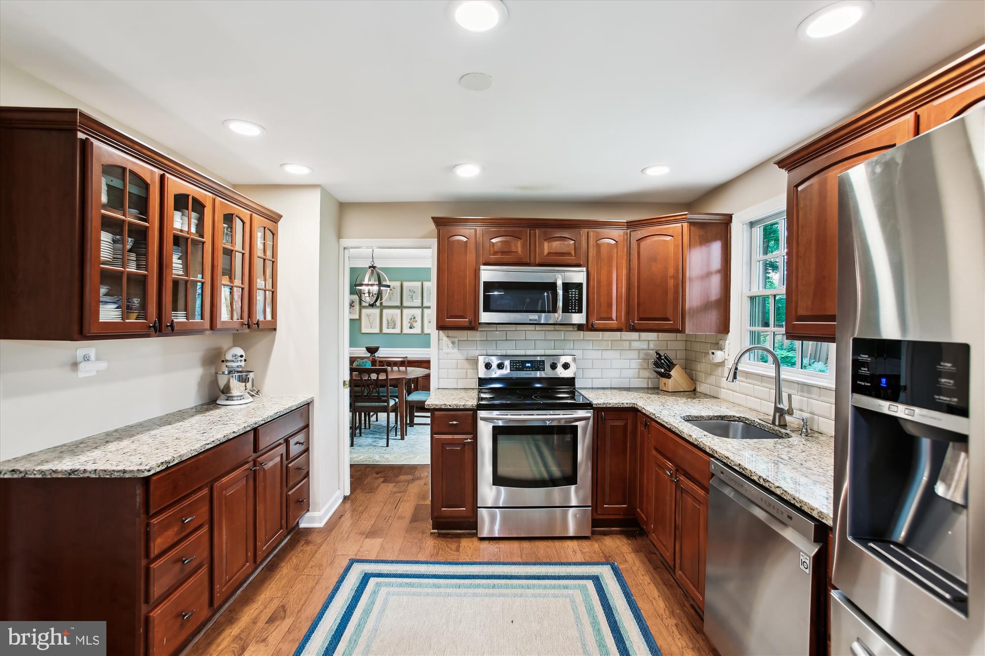 RIVERSIDE - Residential Lease