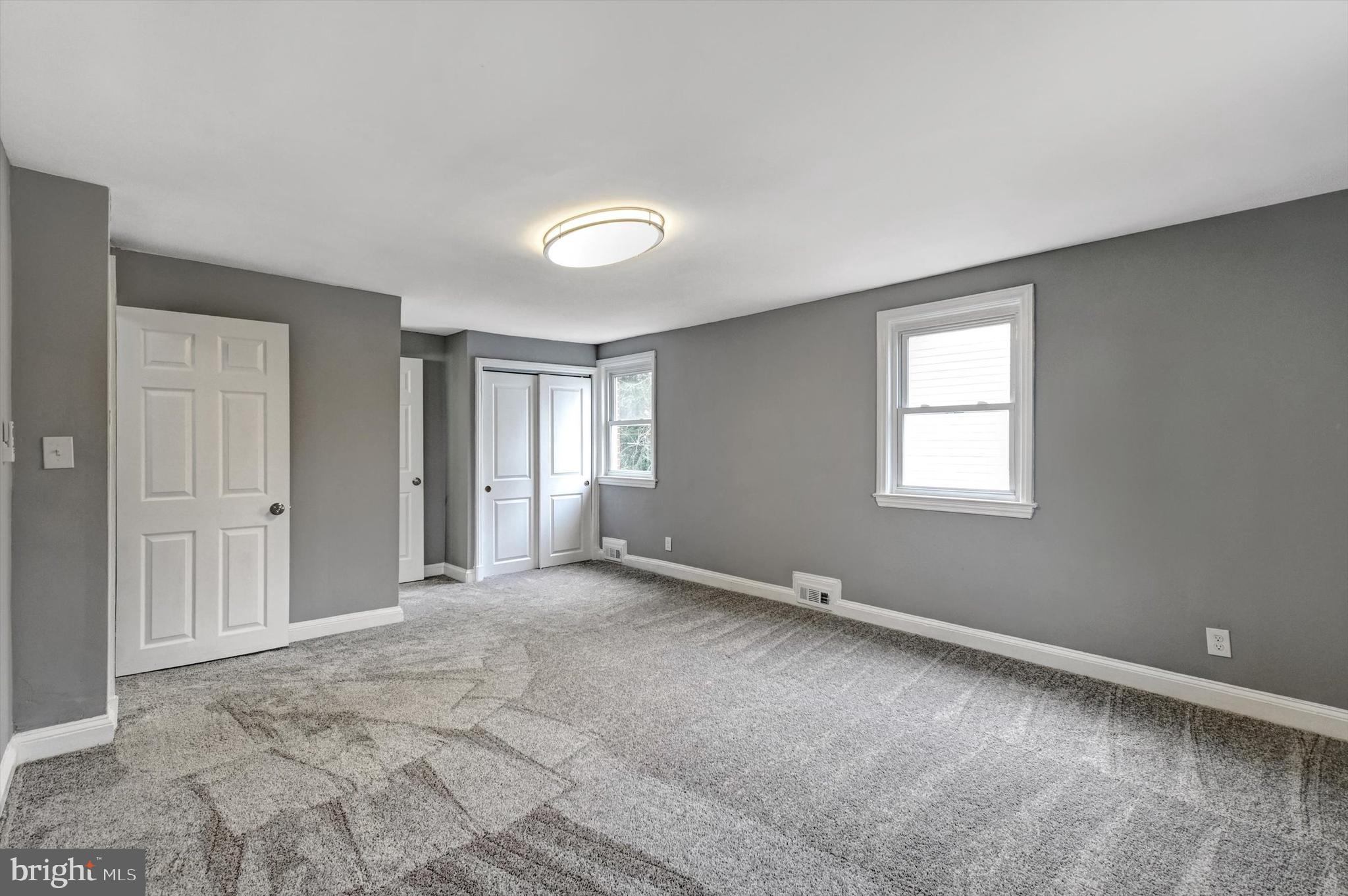 COLONIAL VILLAGE - Residential