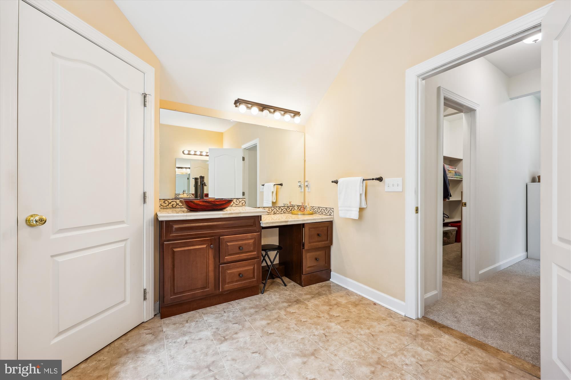 ANCIENT OAK - Residential