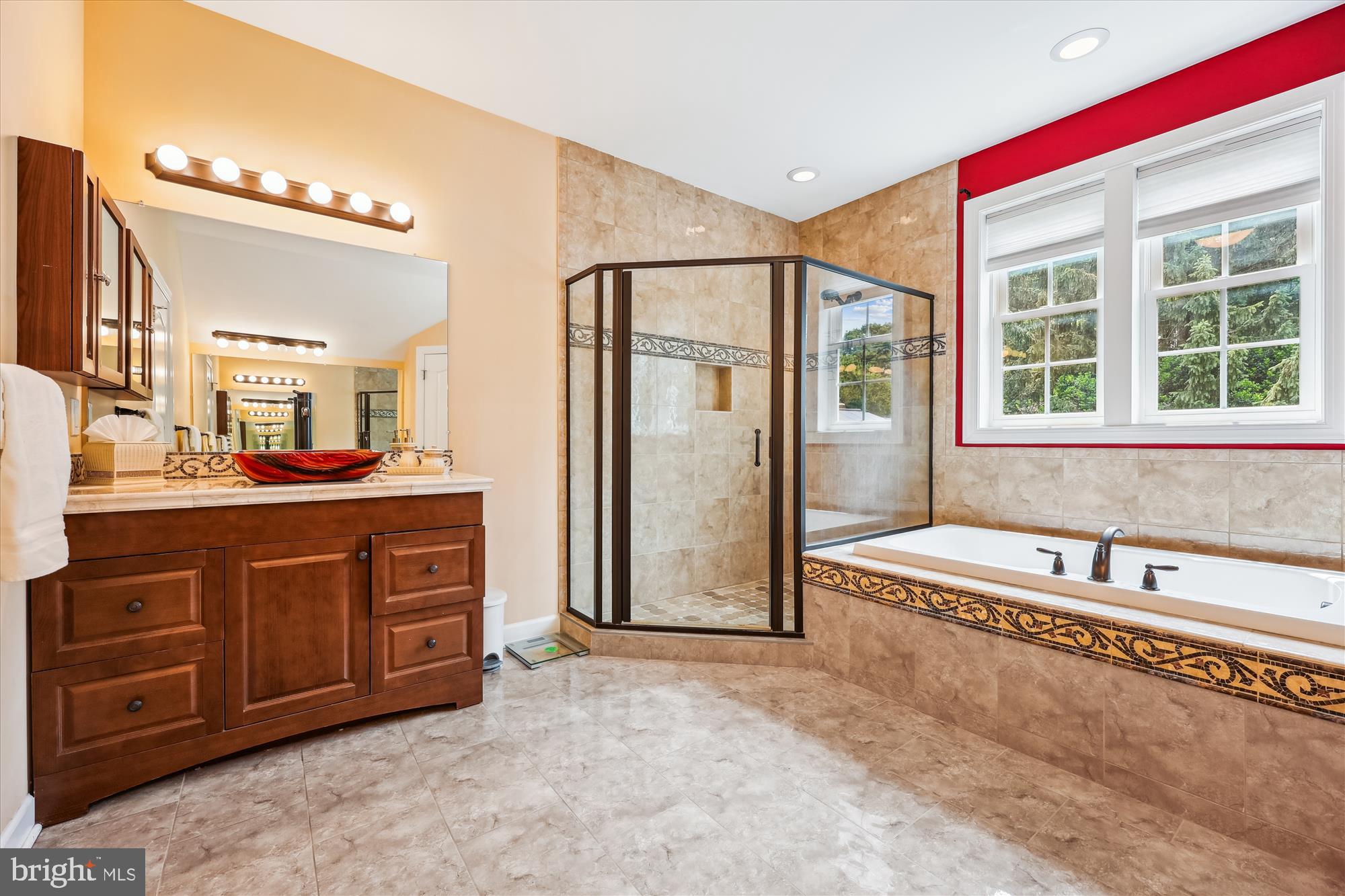 ANCIENT OAK - Residential