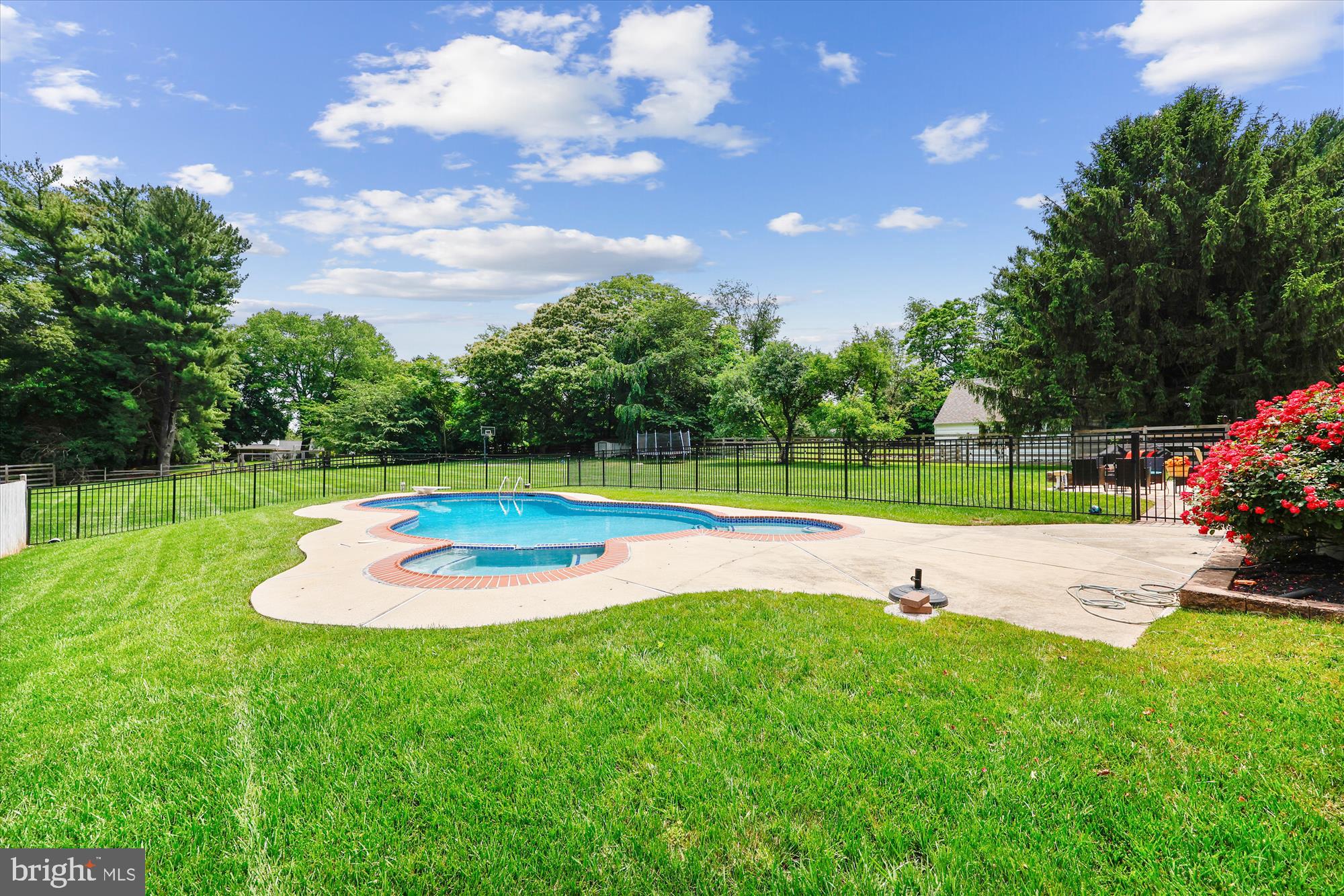 ANCIENT OAK - Residential