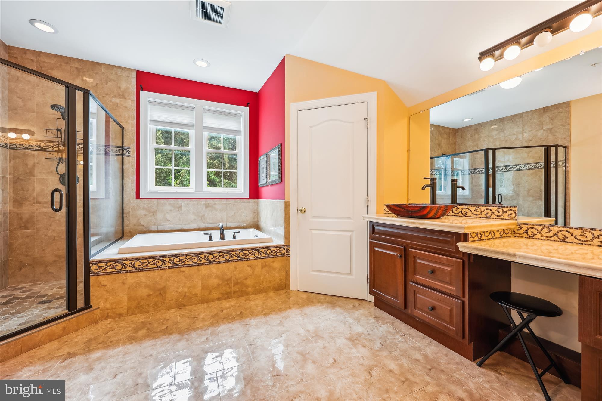 ANCIENT OAK - Residential