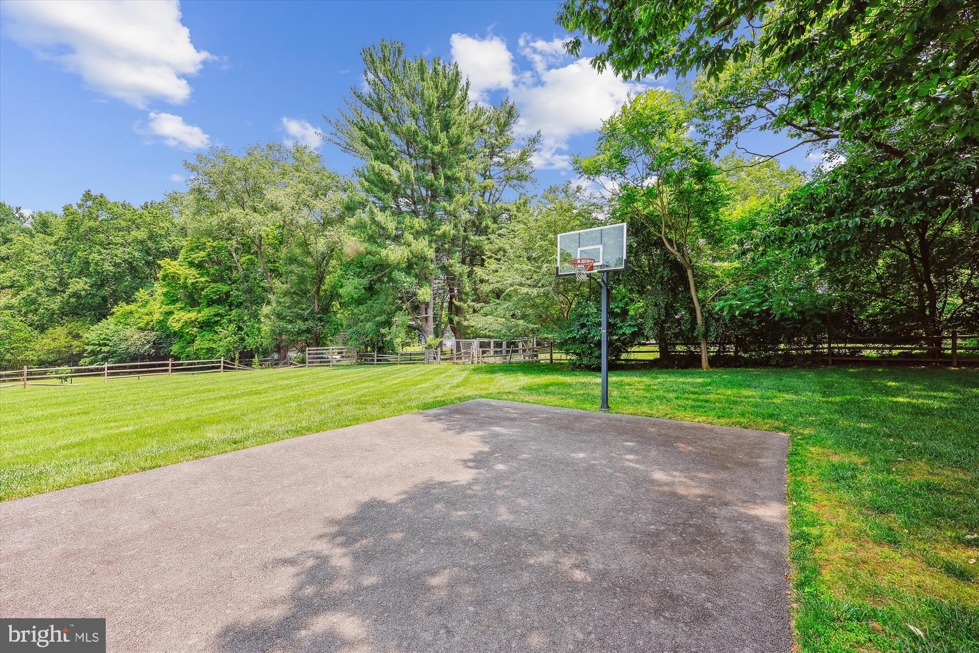 ANCIENT OAK - Residential