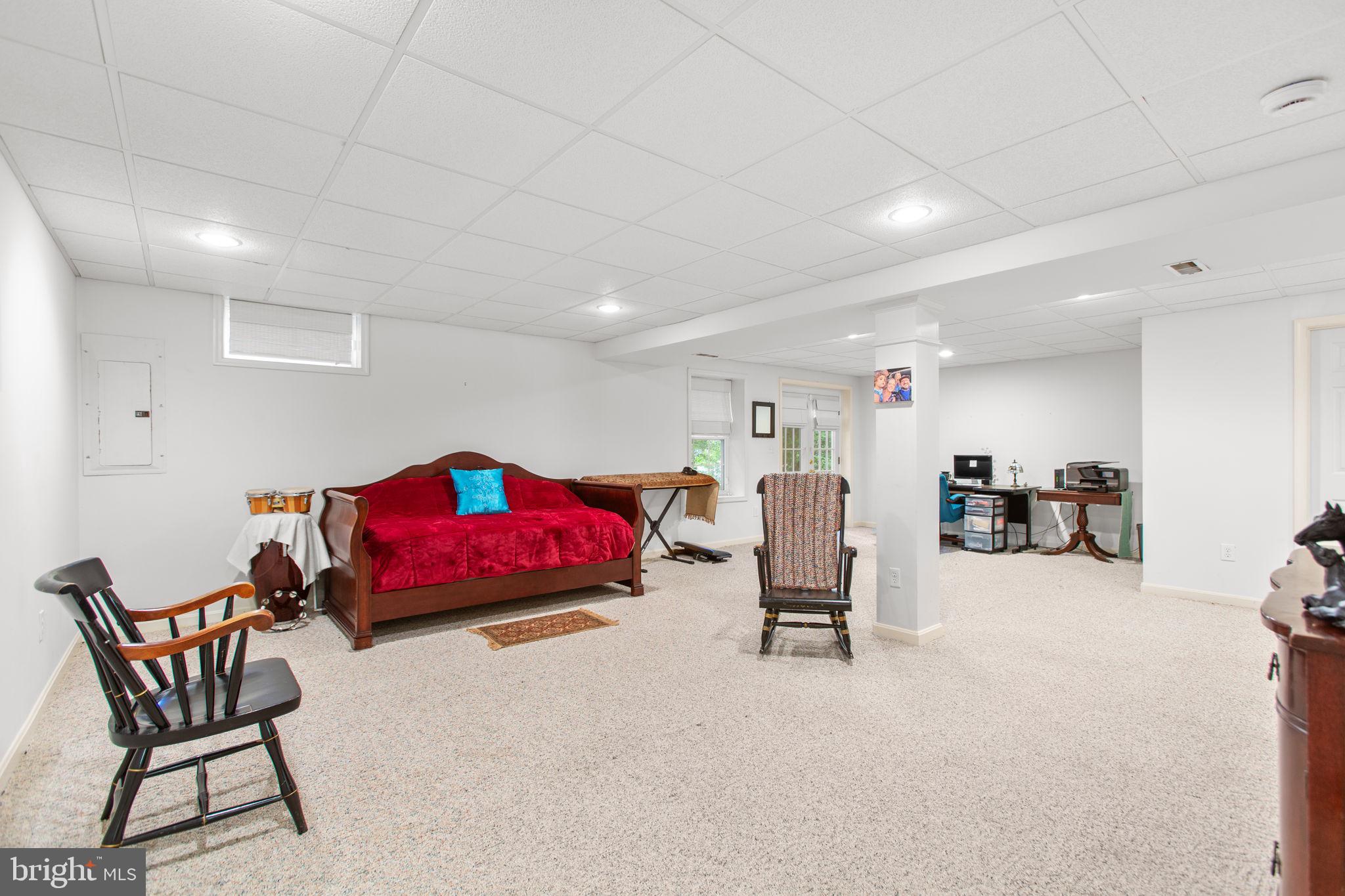 PRESIDENTIAL LAKES - Residential