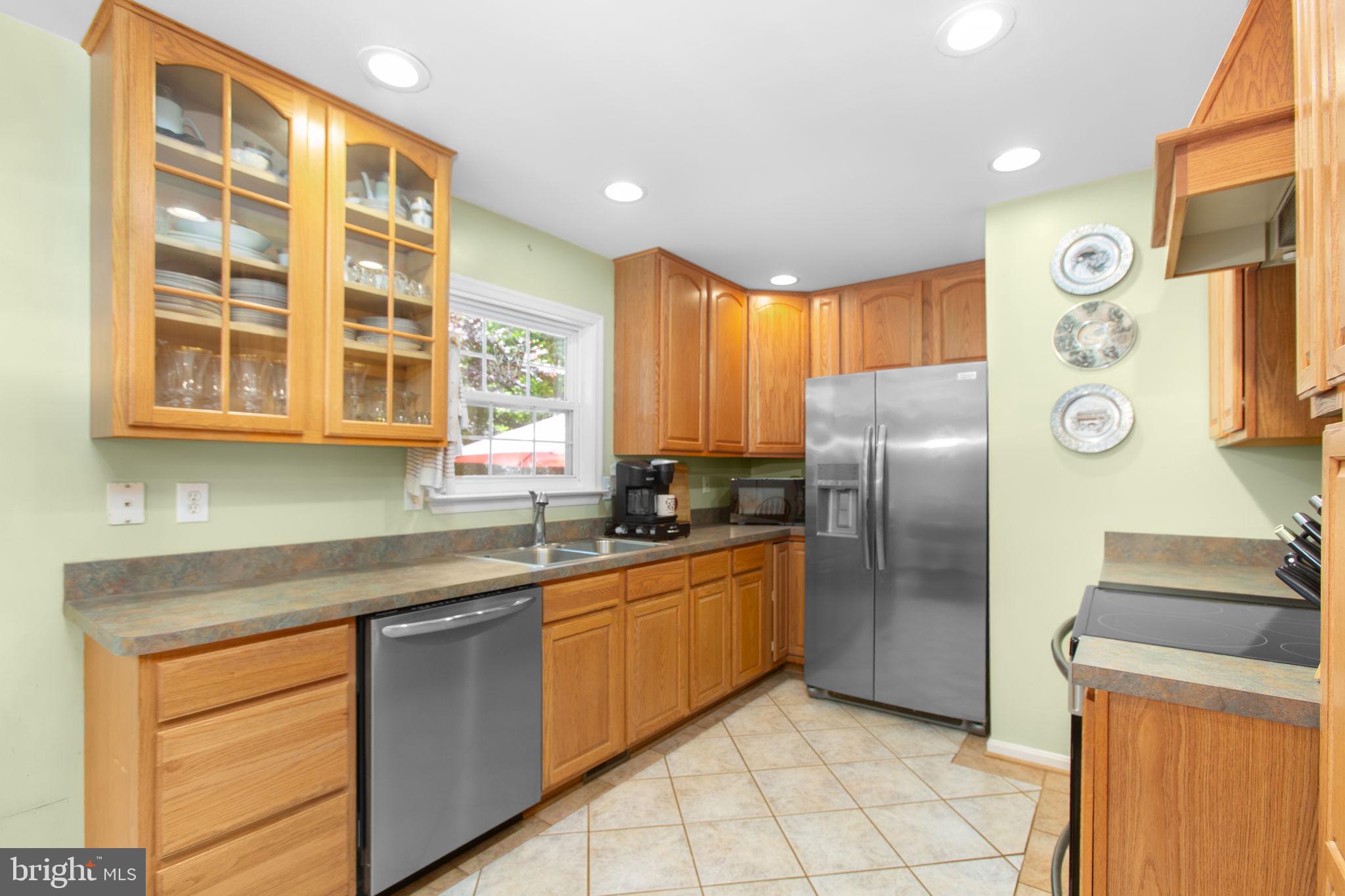 PRESIDENTIAL LAKES - Residential