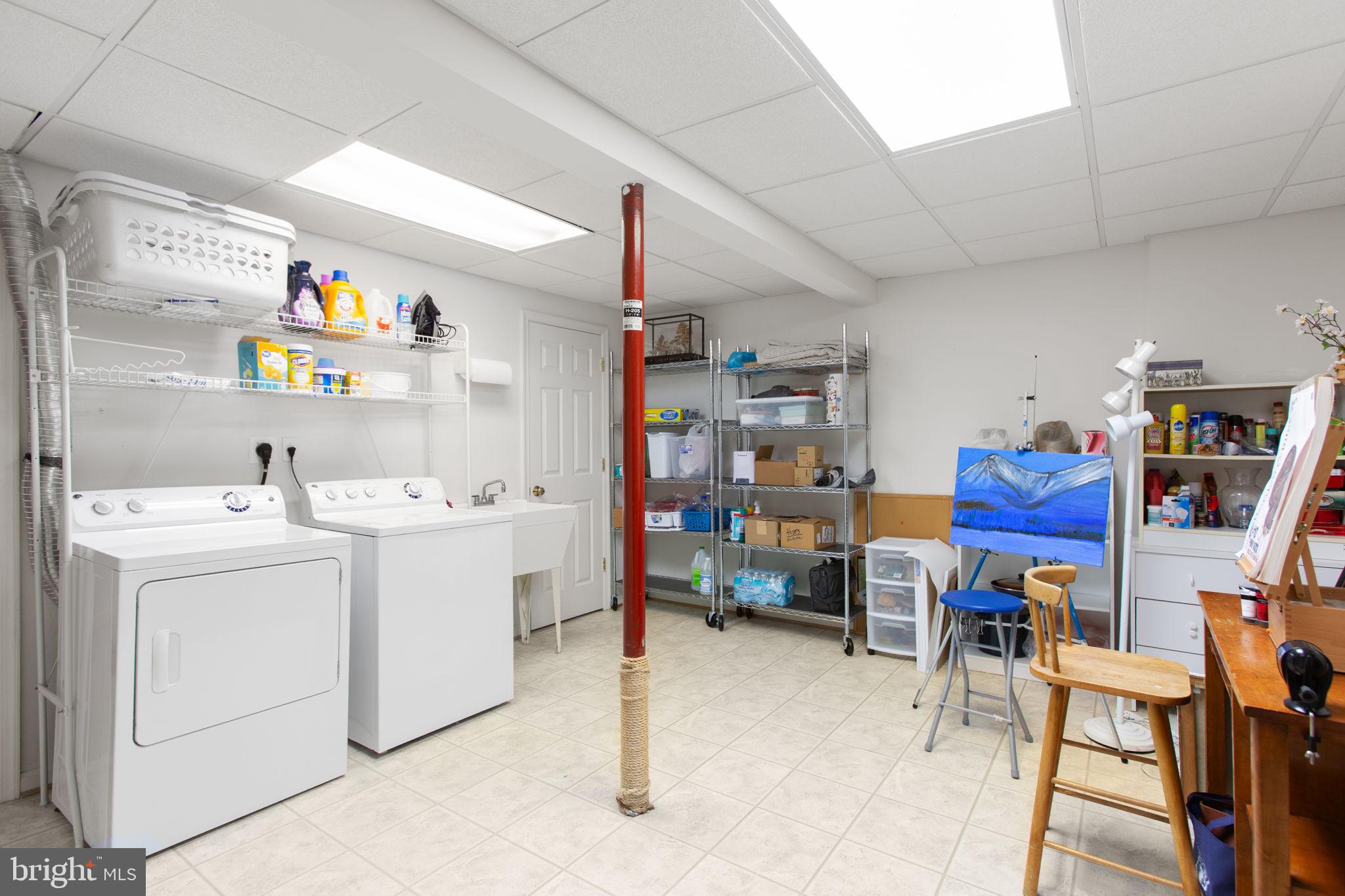 PRESIDENTIAL LAKES - Residential