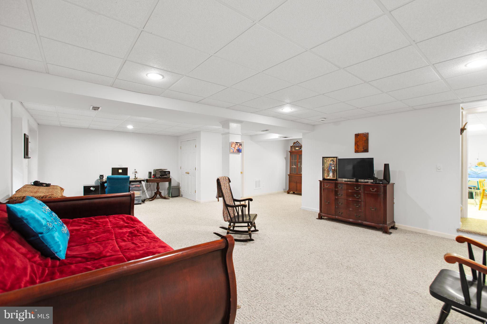 PRESIDENTIAL LAKES - Residential