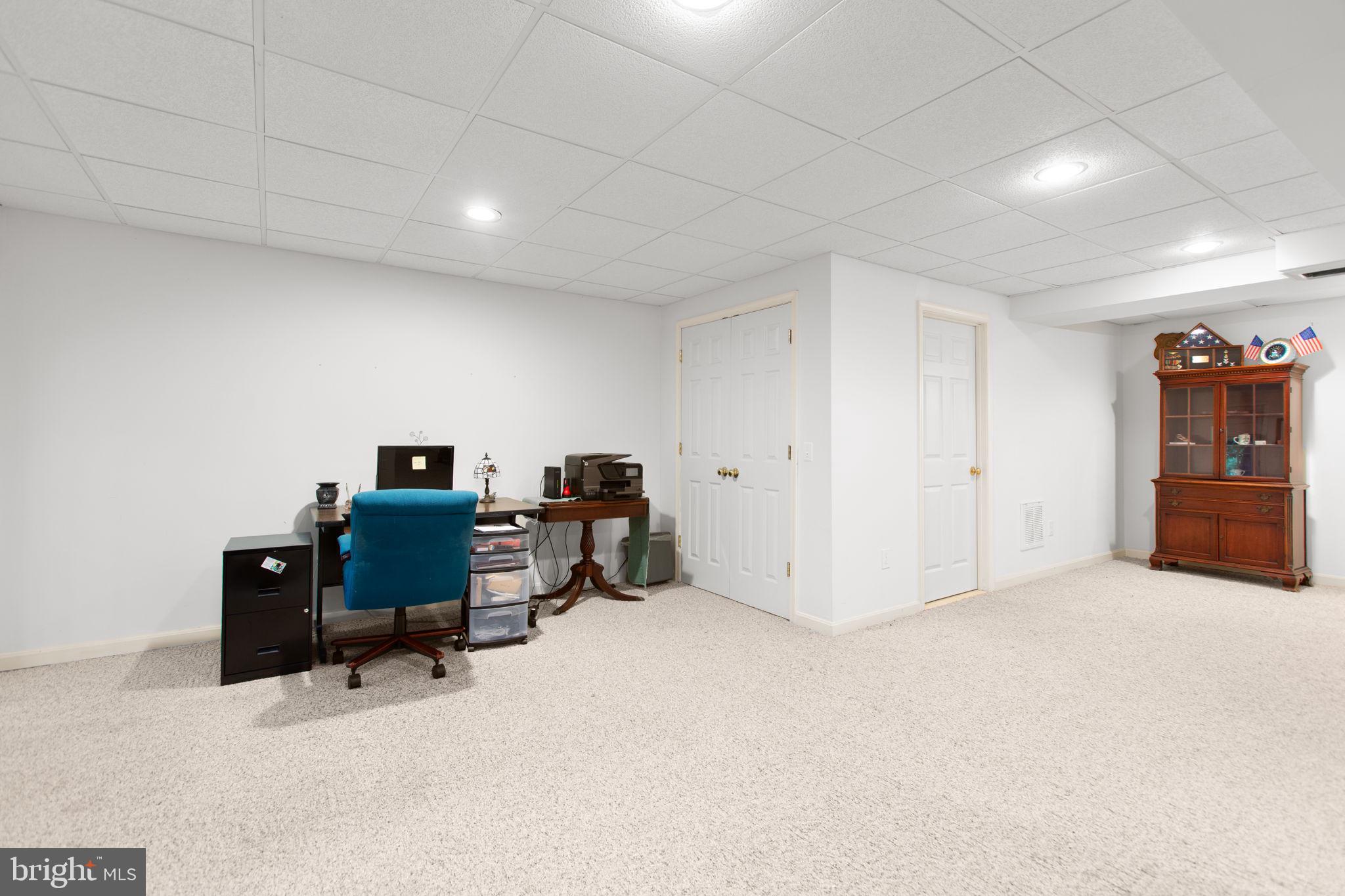 PRESIDENTIAL LAKES - Residential