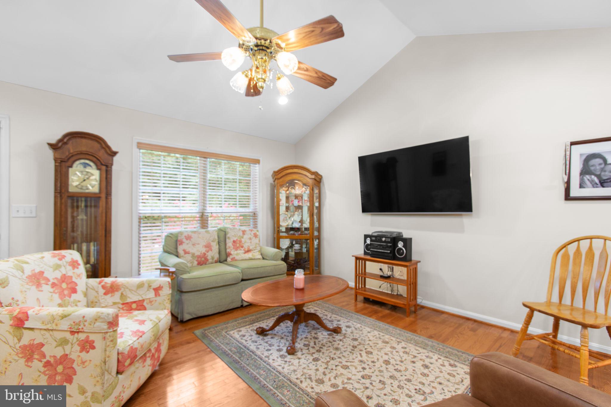 PRESIDENTIAL LAKES - Residential