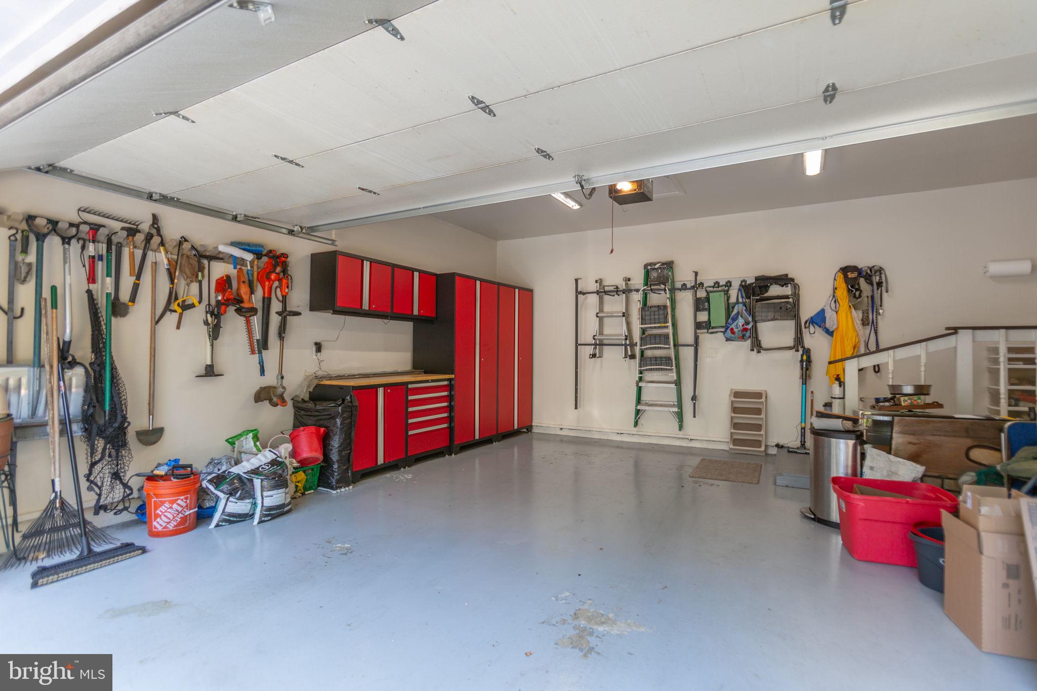 PRESIDENTIAL LAKES - Residential