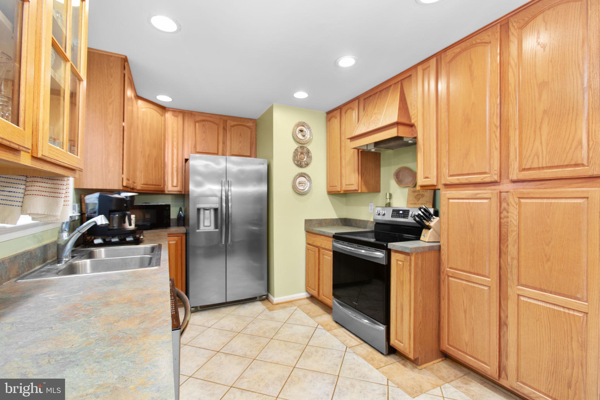 PRESIDENTIAL LAKES - Residential