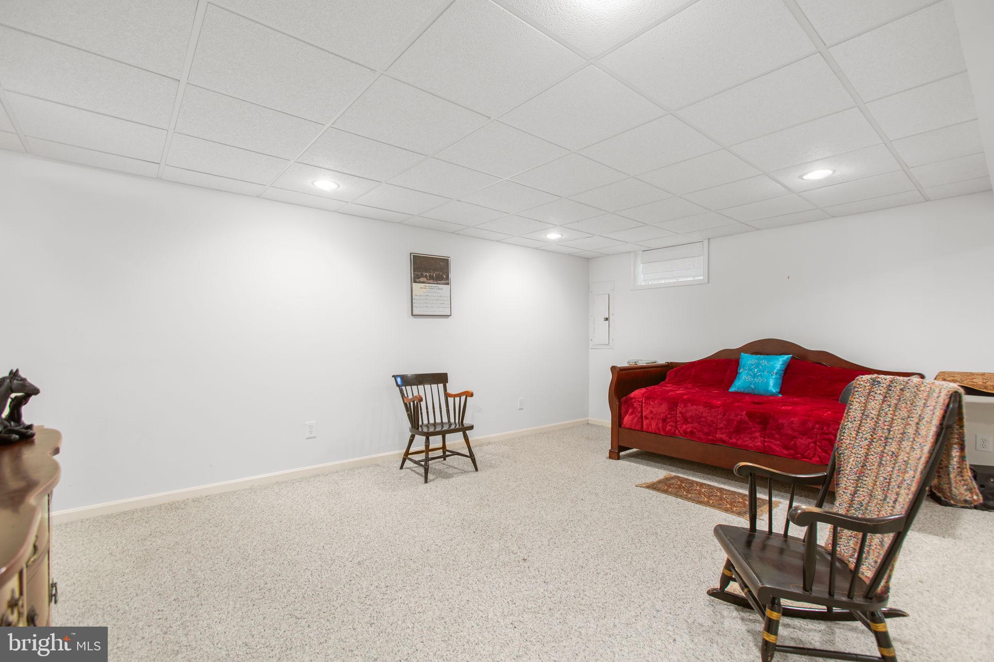 PRESIDENTIAL LAKES - Residential