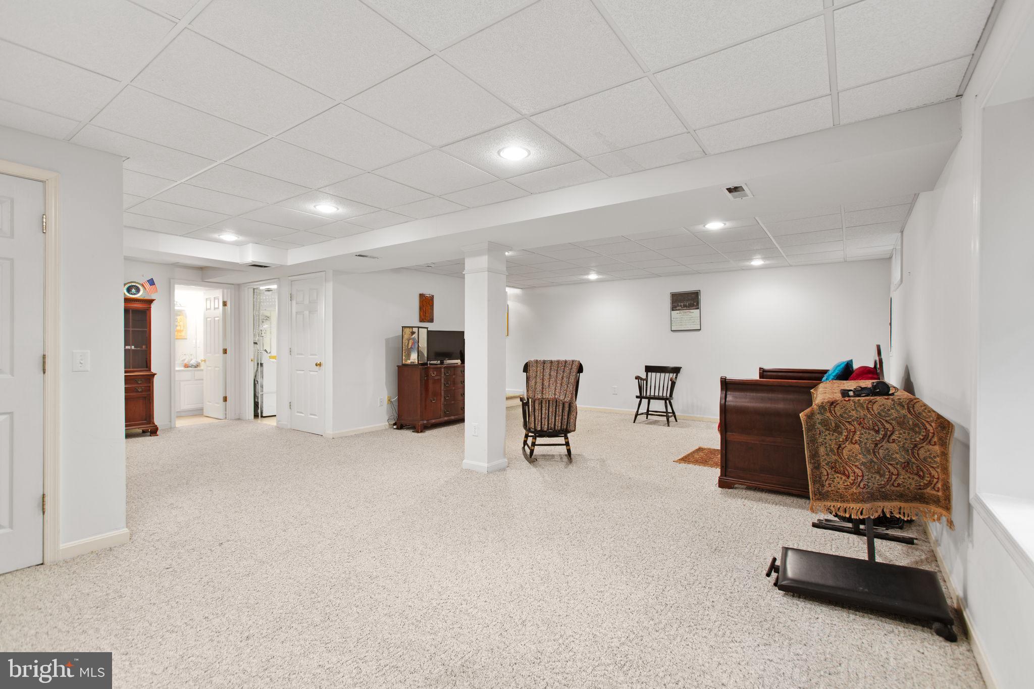 PRESIDENTIAL LAKES - Residential