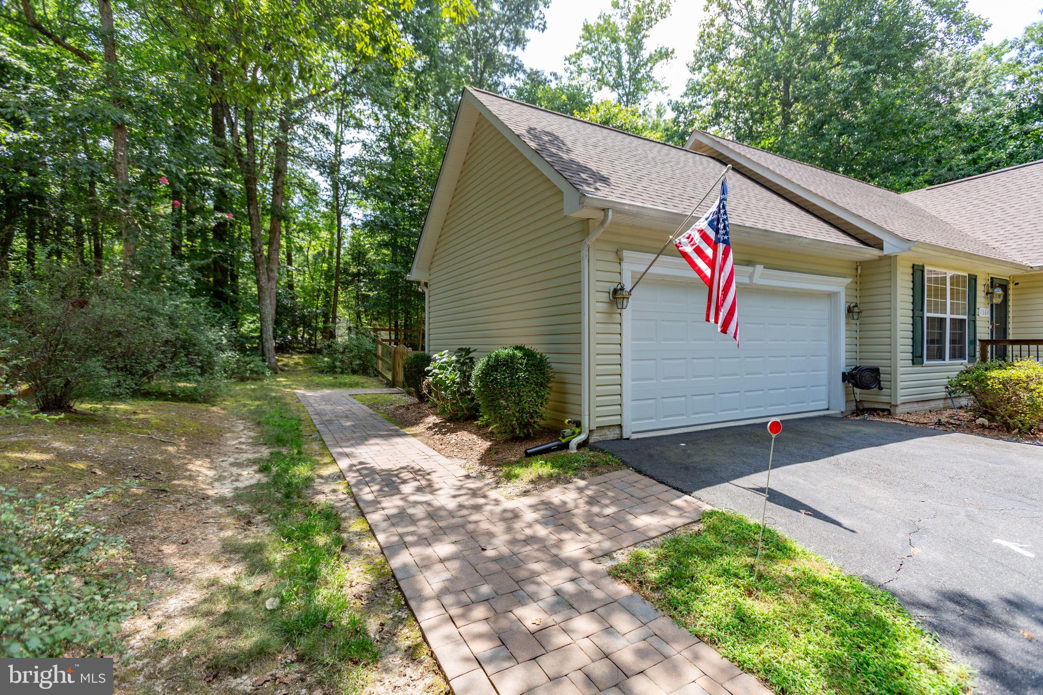 PRESIDENTIAL LAKES - Residential