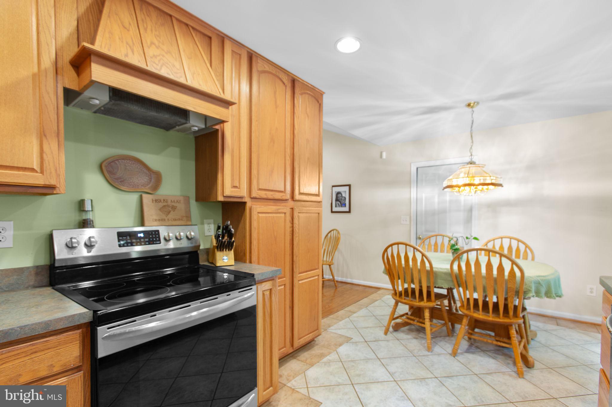 PRESIDENTIAL LAKES - Residential