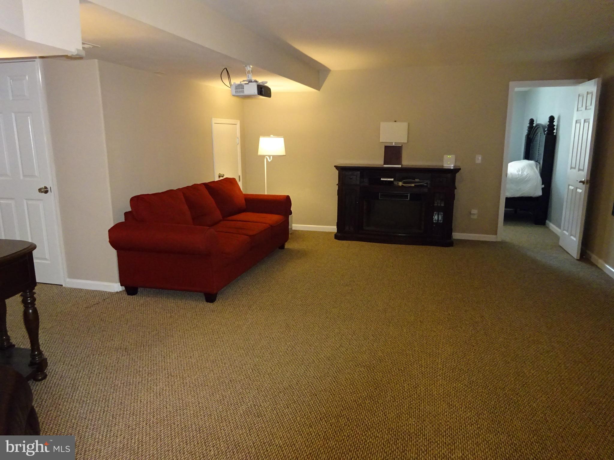 HUNTERS RIDGE - Residential