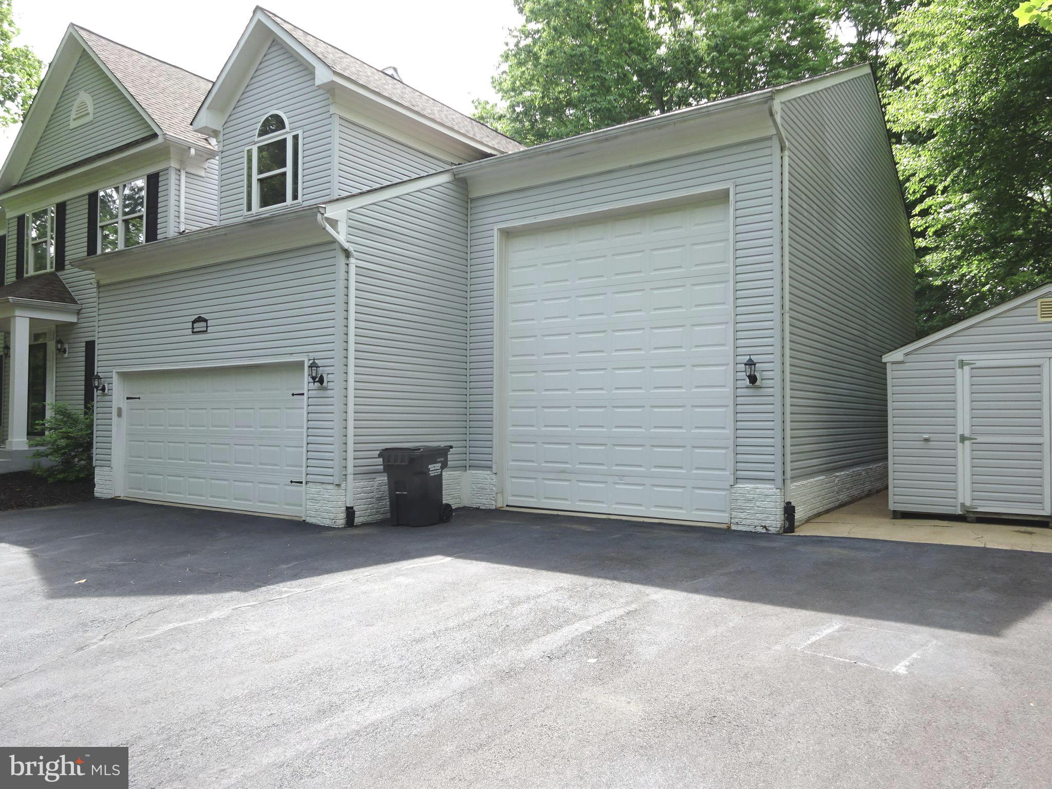 HUNTERS RIDGE - Residential