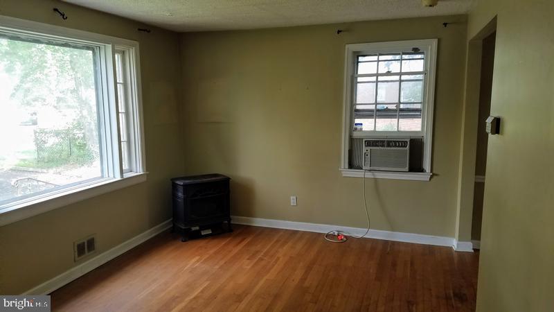 OAK SPRING - Residential