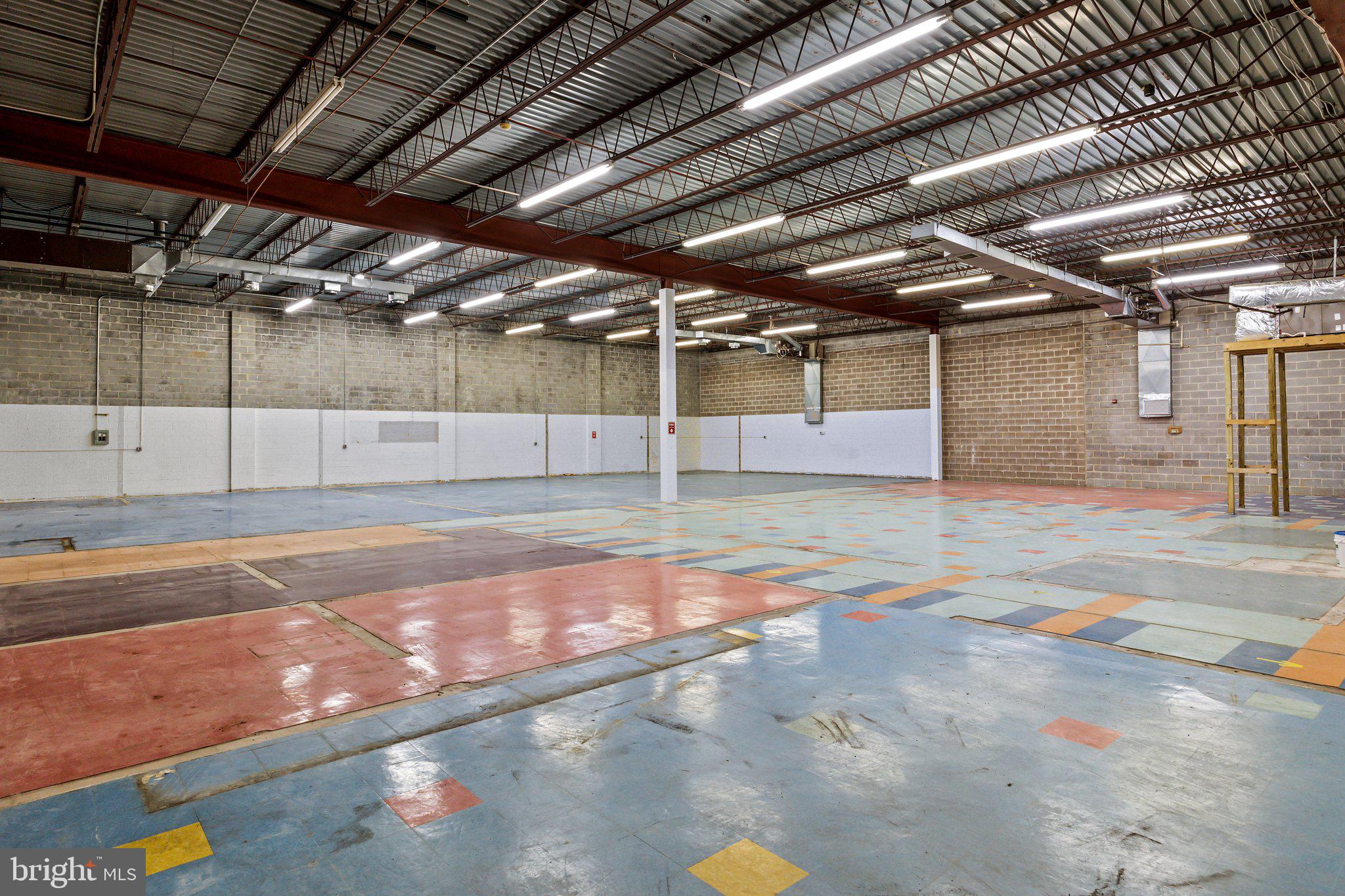 TORRESDALE - Commercial Sale