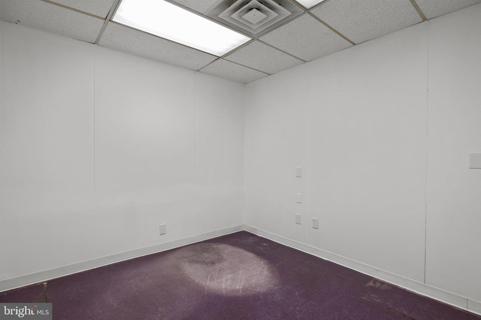 TORRESDALE - Commercial Sale