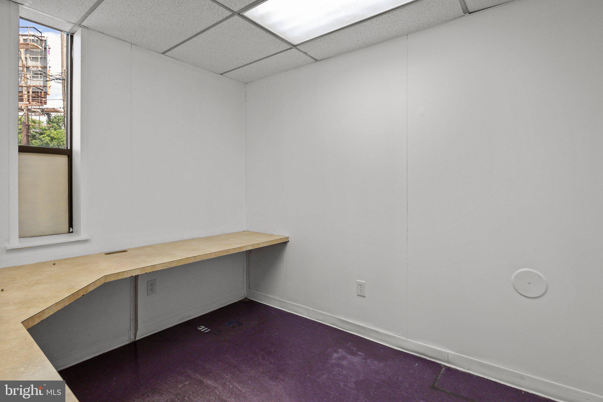 TORRESDALE - Commercial Sale