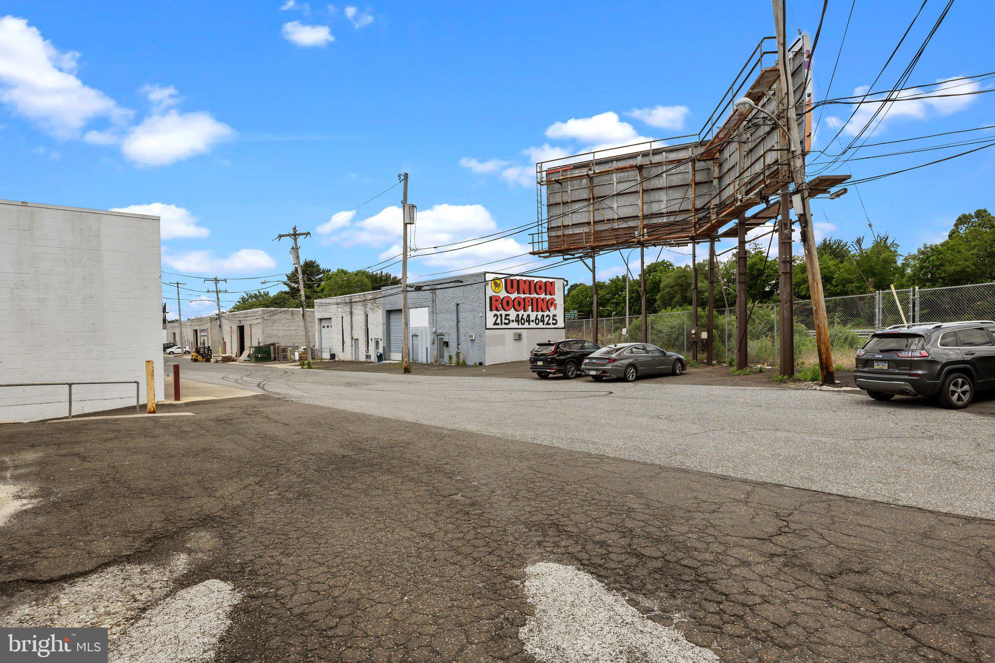 TORRESDALE - Commercial Sale