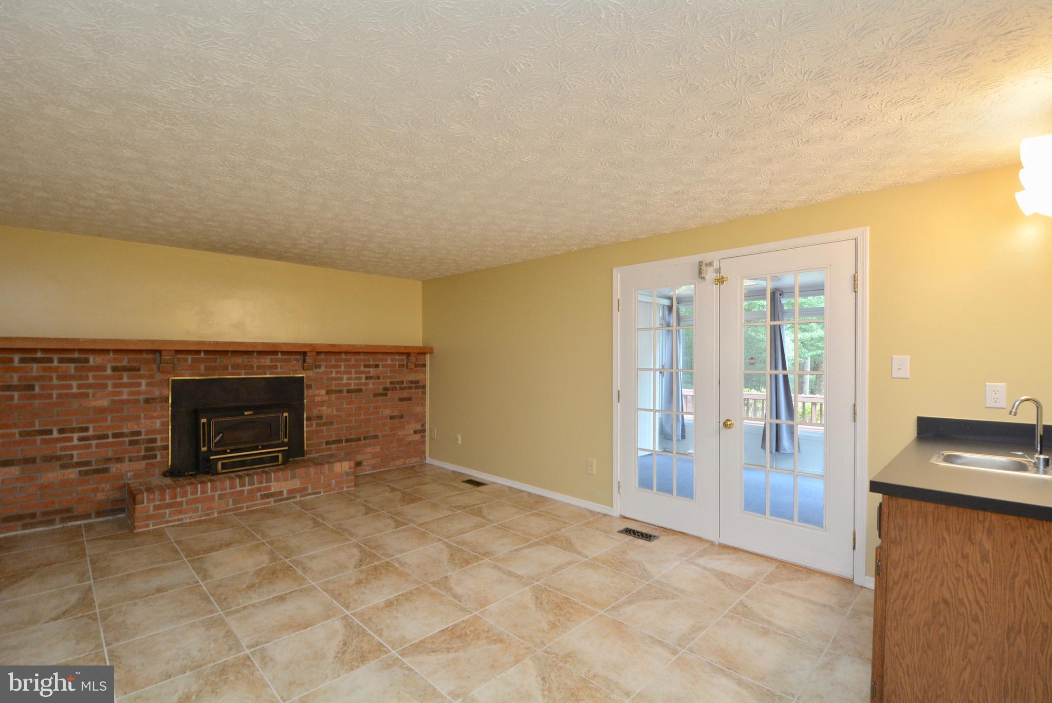 COLONY WOODS - Residential