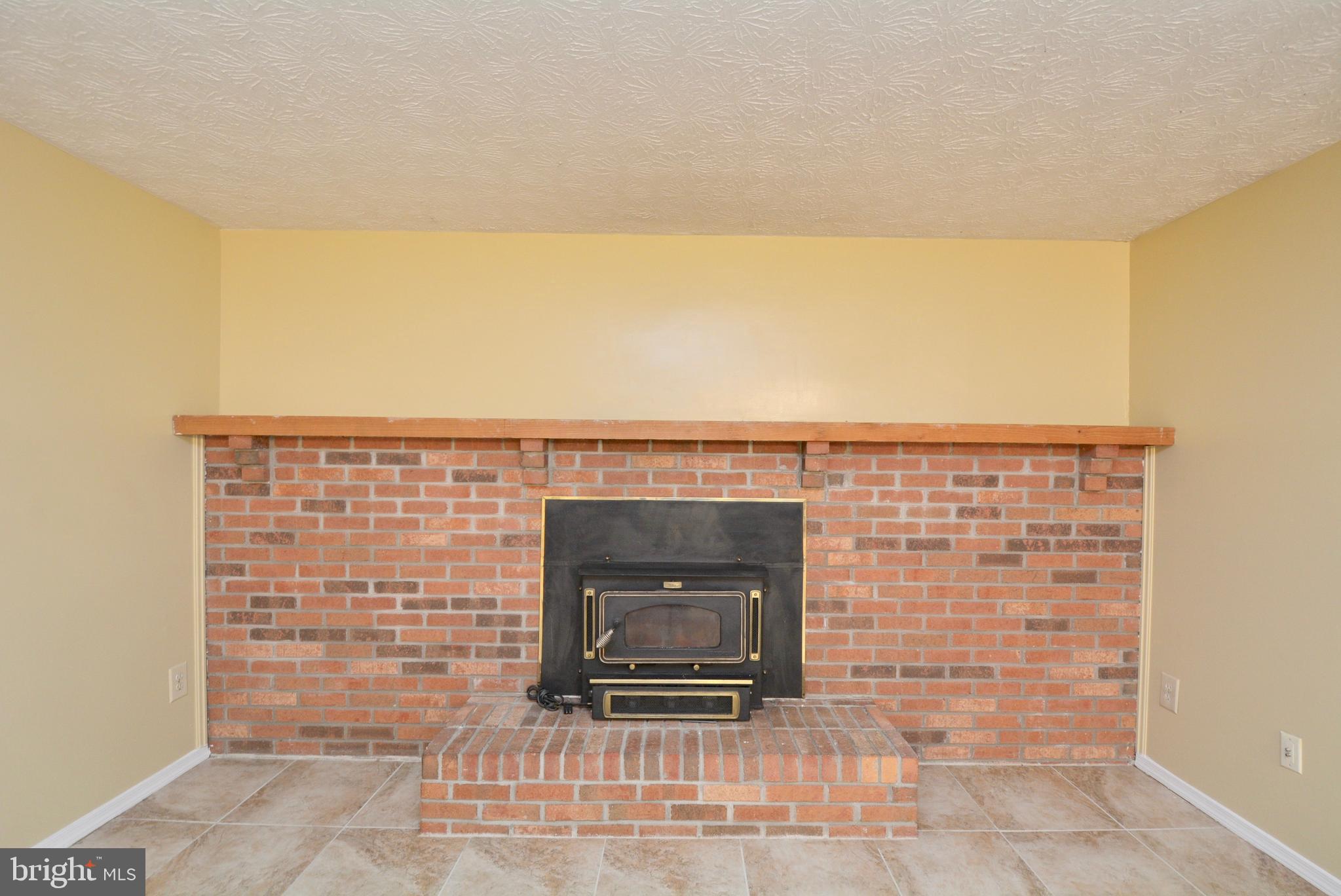 COLONY WOODS - Residential