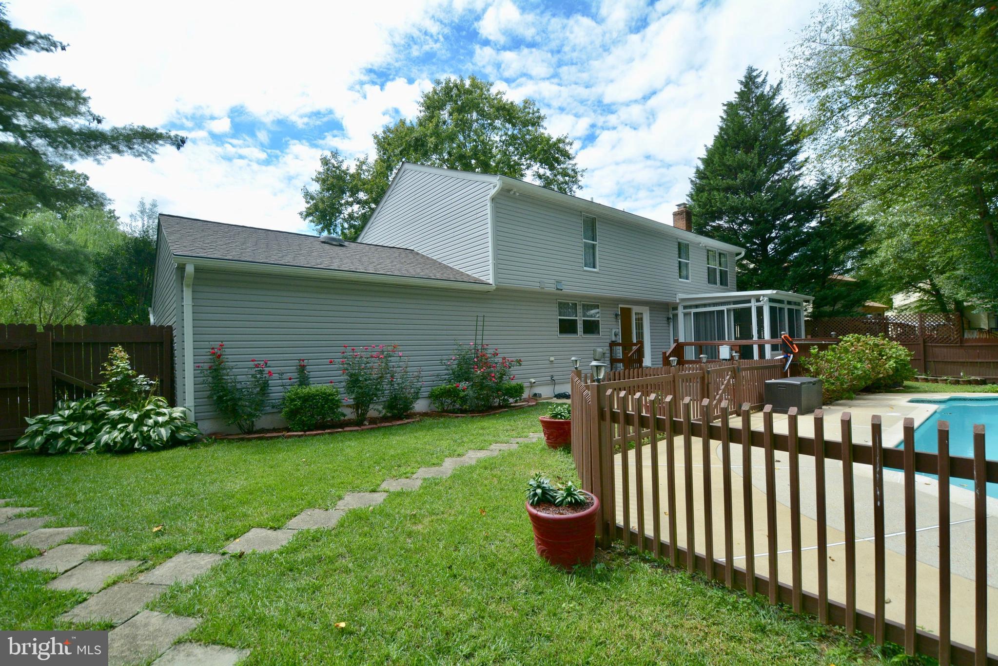 COLONY WOODS - Residential