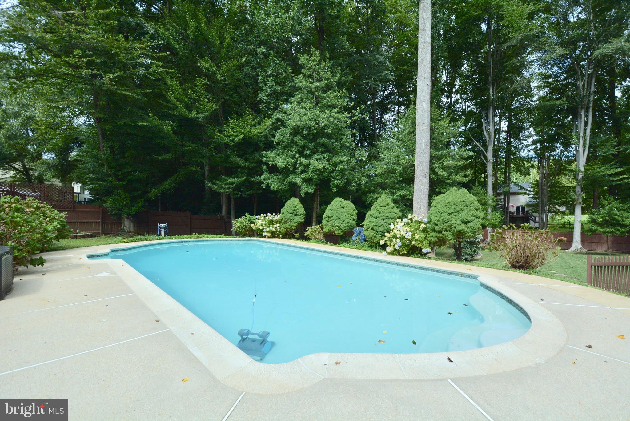 COLONY WOODS - Residential