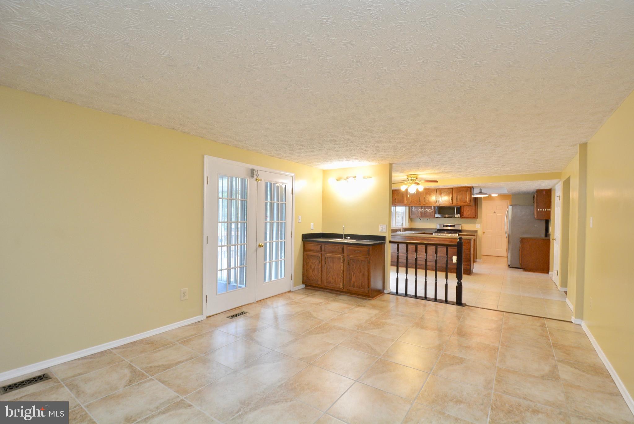 COLONY WOODS - Residential