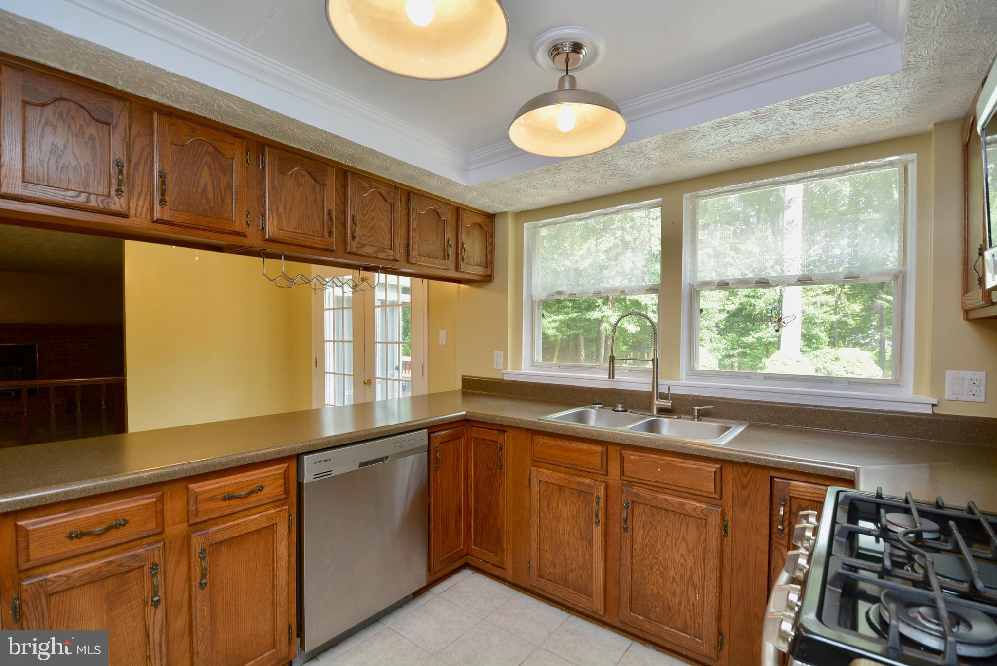 COLONY WOODS - Residential