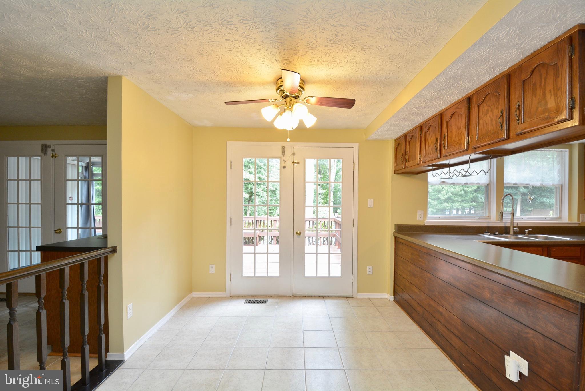 COLONY WOODS - Residential