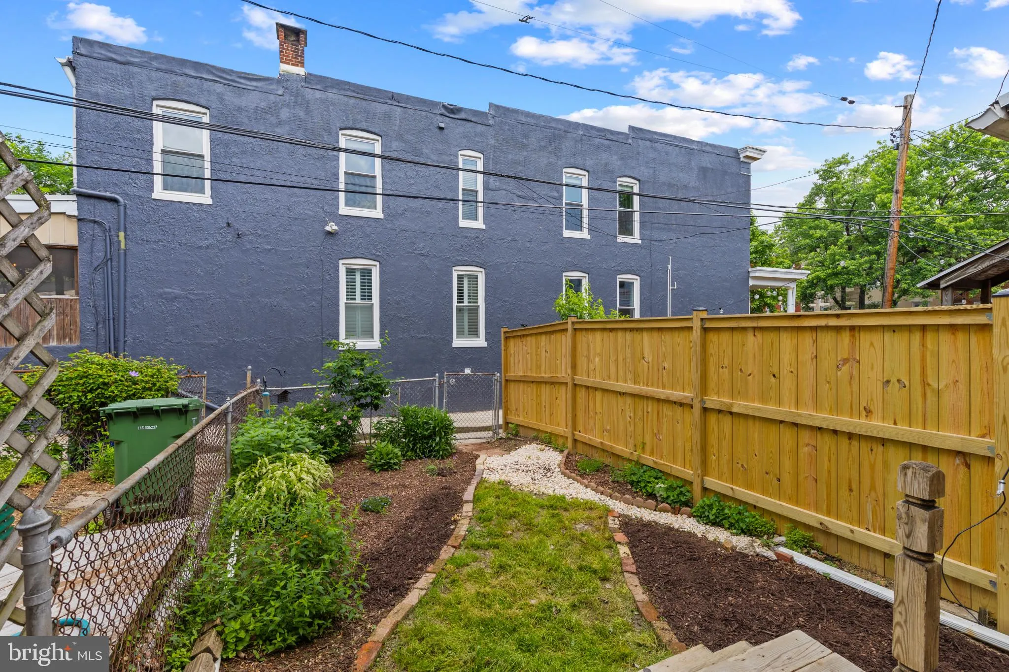 Baltimore, Maryland 21211, United States, 3 Bedrooms Bedrooms, ,1 BathroomBathrooms,Residential,Pending,133640