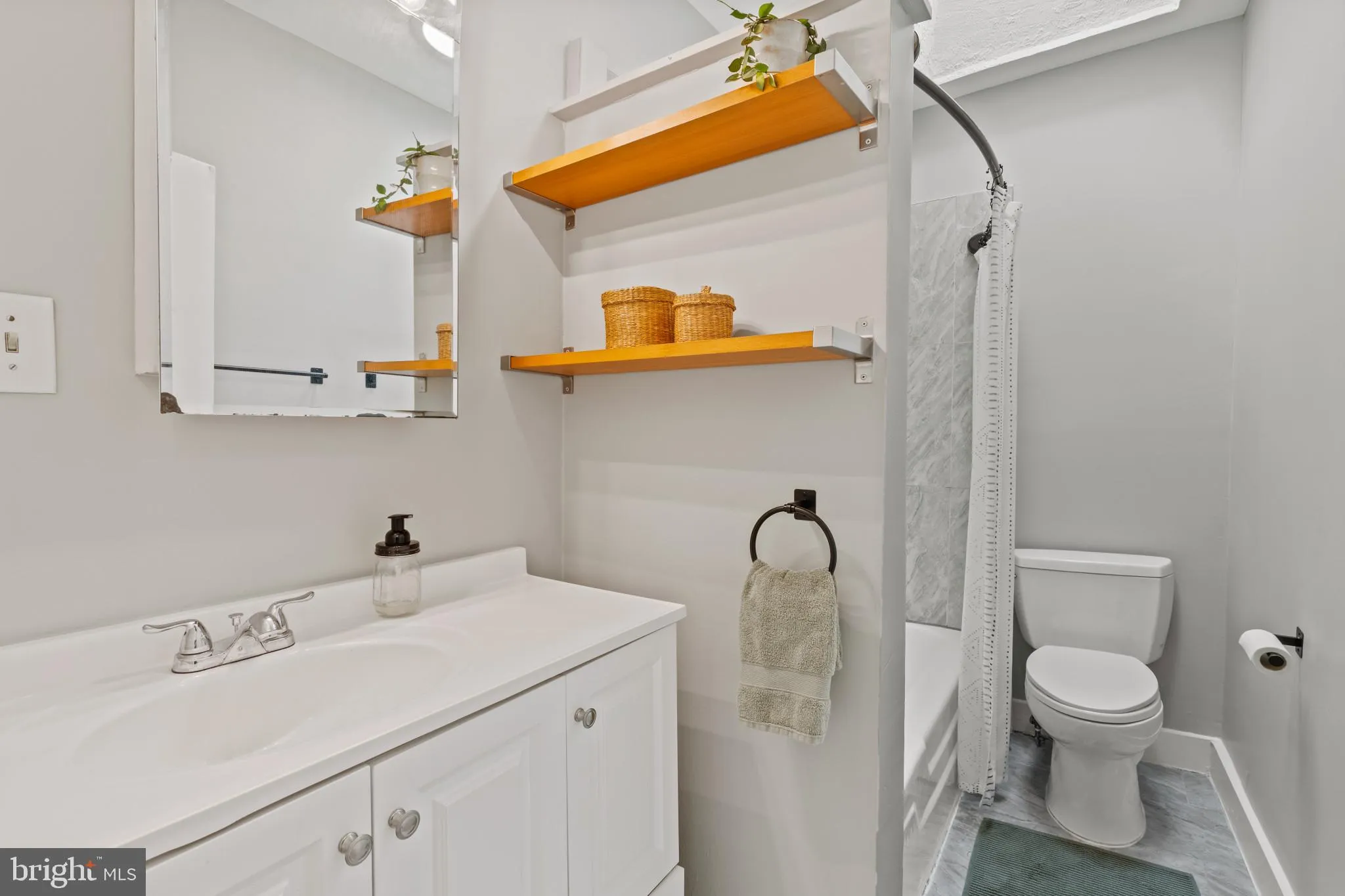 Baltimore, Maryland 21211, United States, 3 Bedrooms Bedrooms, ,1 BathroomBathrooms,Residential,Pending,133640