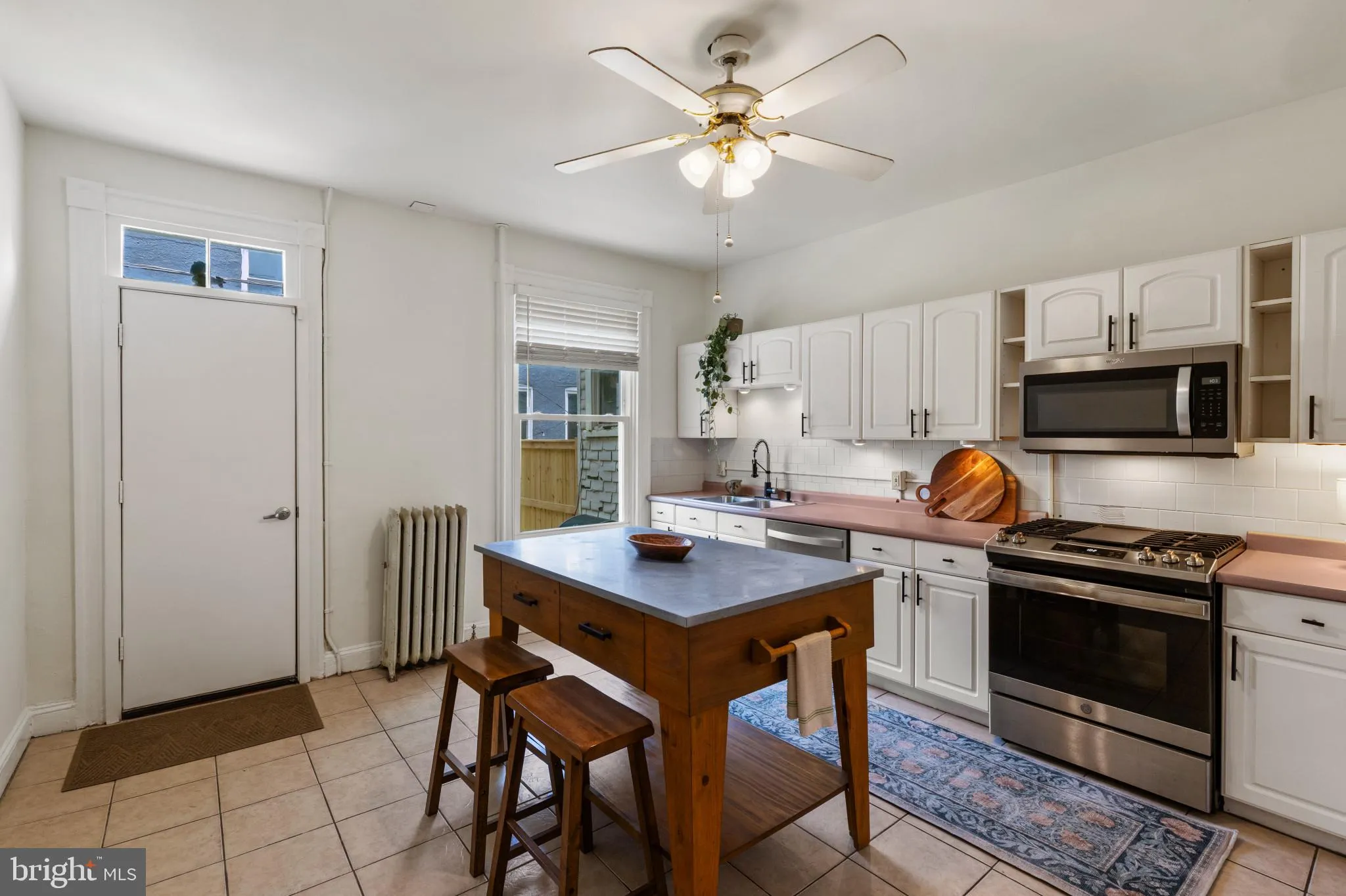 Baltimore, Maryland 21211, United States, 3 Bedrooms Bedrooms, ,1 BathroomBathrooms,Residential,Pending,133640