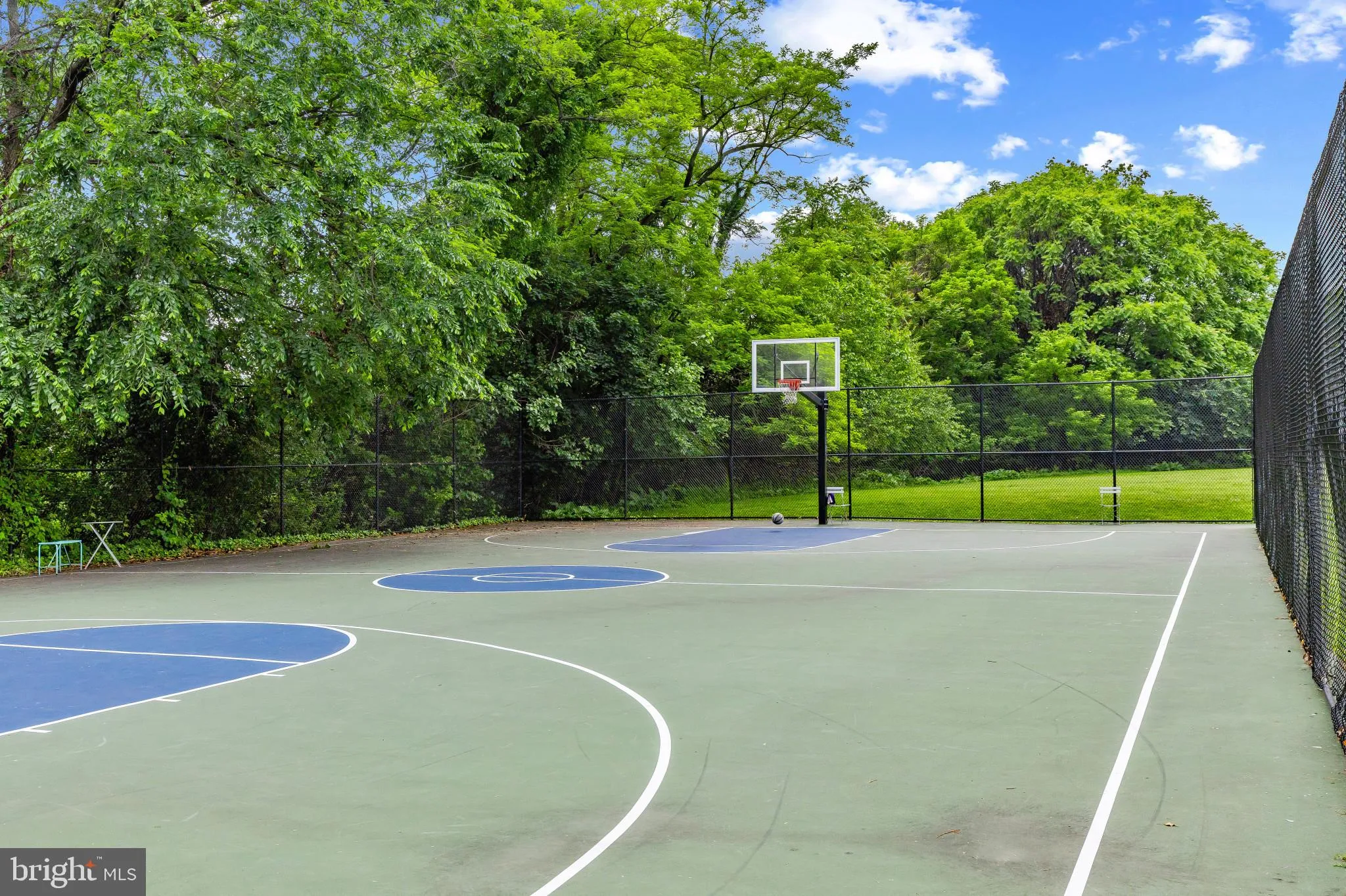 Baltimore, Maryland 21211, United States, 3 Bedrooms Bedrooms, ,1 BathroomBathrooms,Residential,Pending,133640