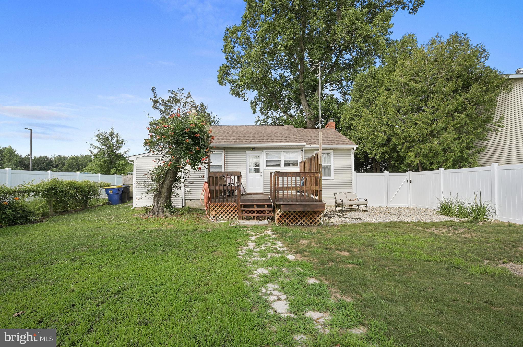 411 COWGILL STREET