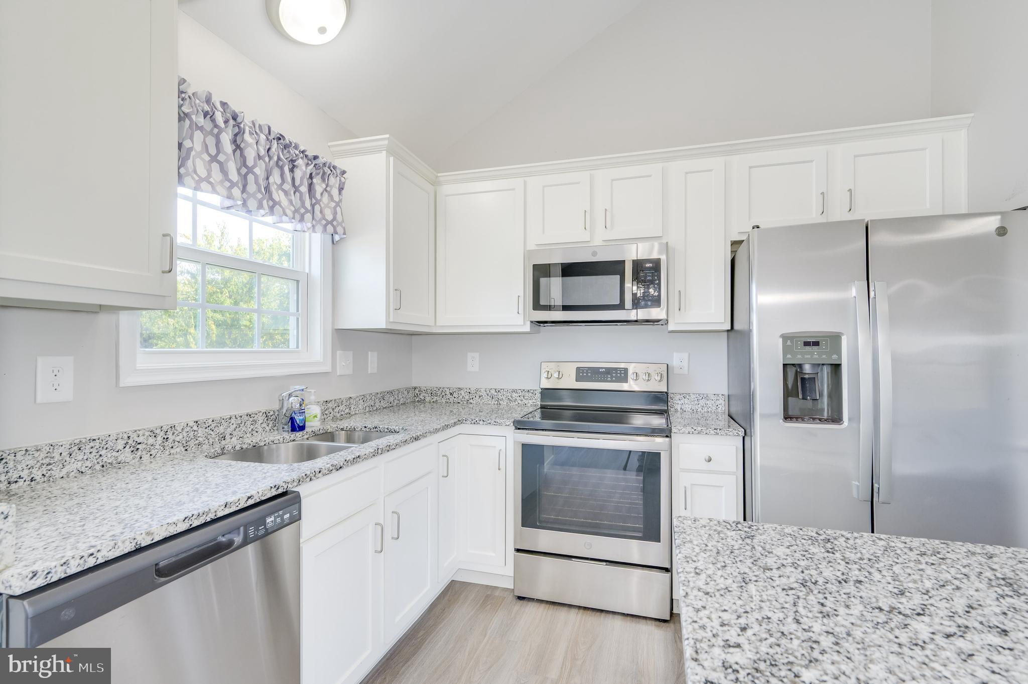 FORT HILL FARMS - Residential