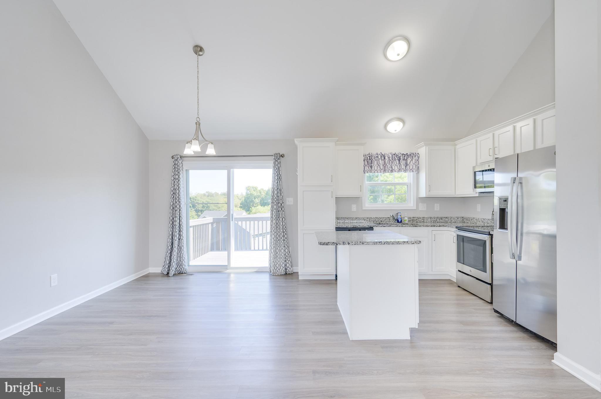 FORT HILL FARMS - Residential