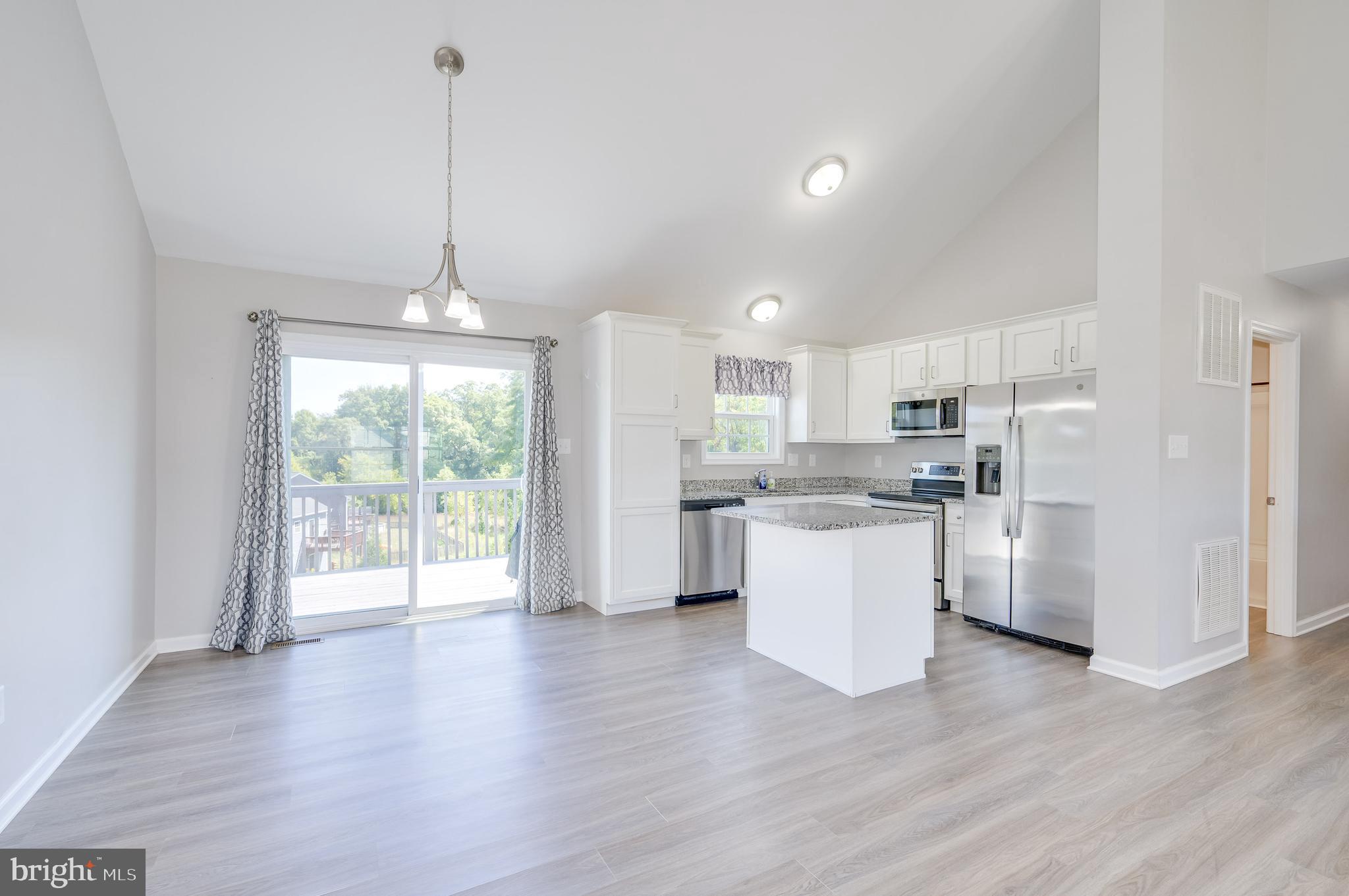 FORT HILL FARMS - Residential