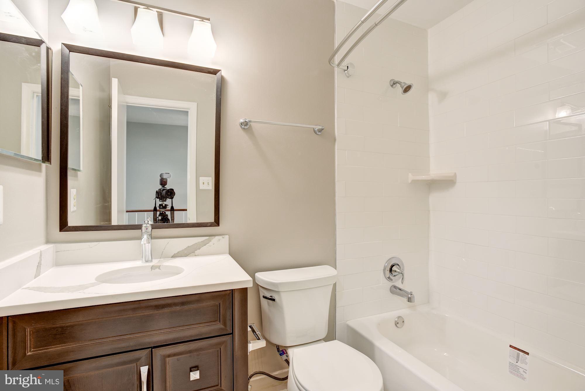 COLONY PARK - Residential