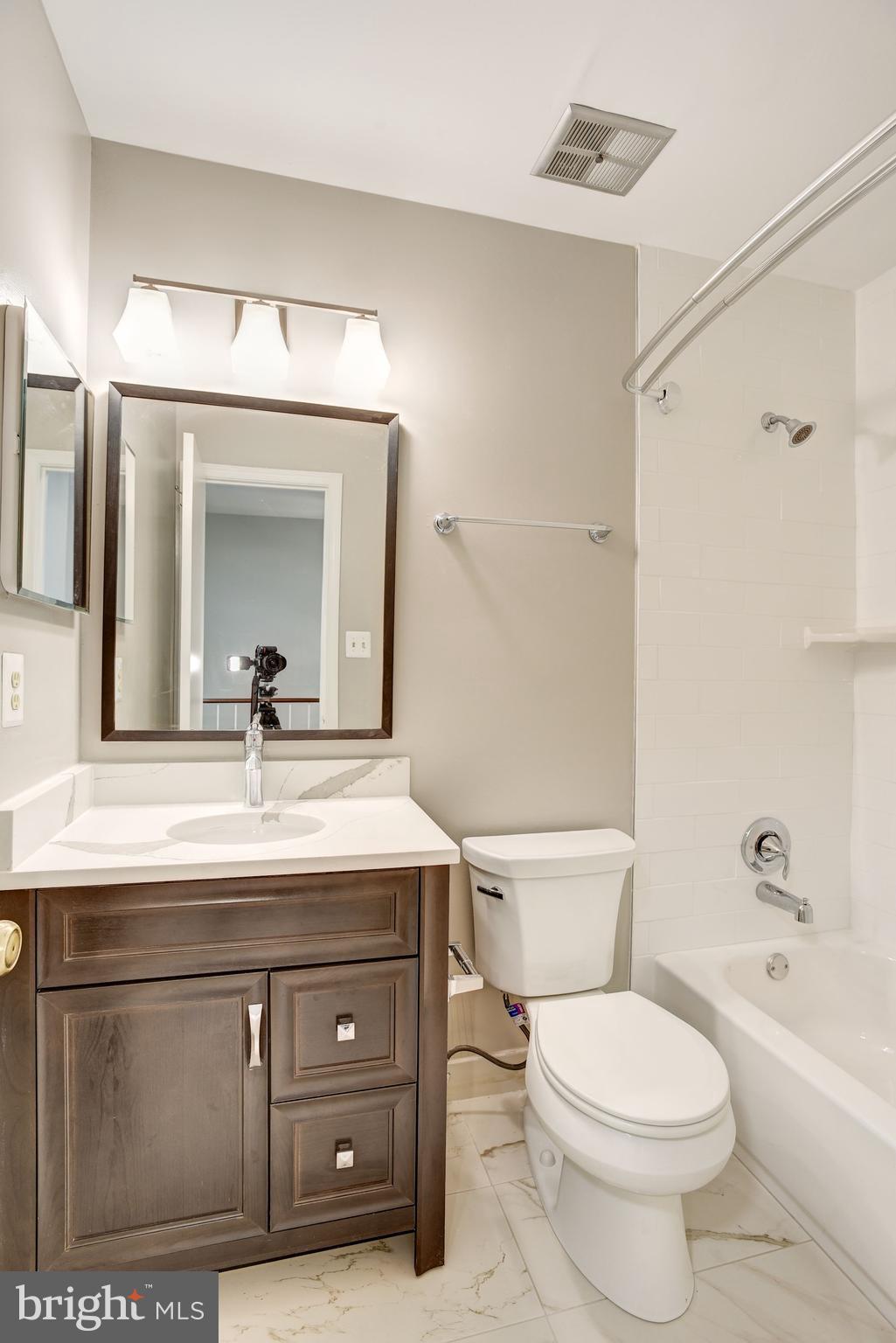 COLONY PARK - Residential