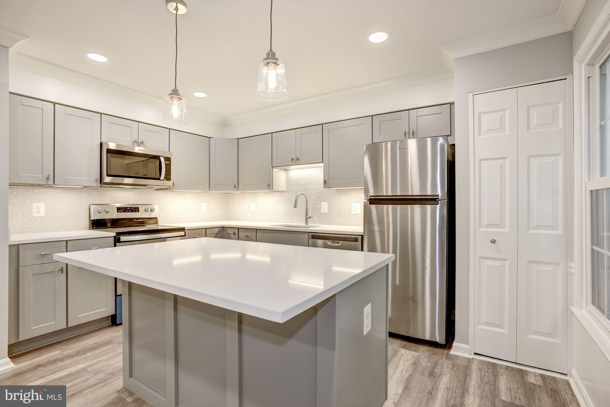 COLONY PARK - Residential