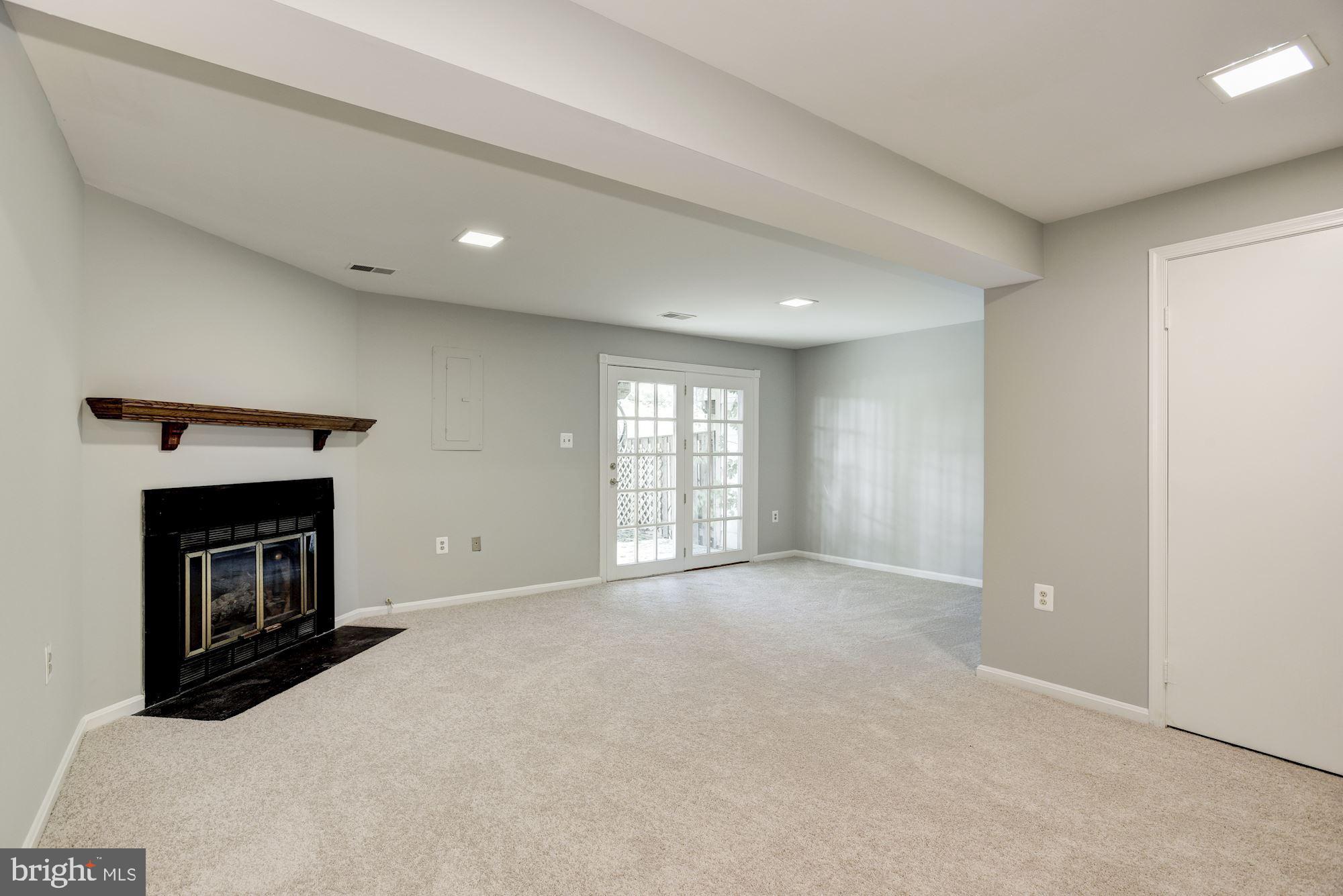 COLONY PARK - Residential