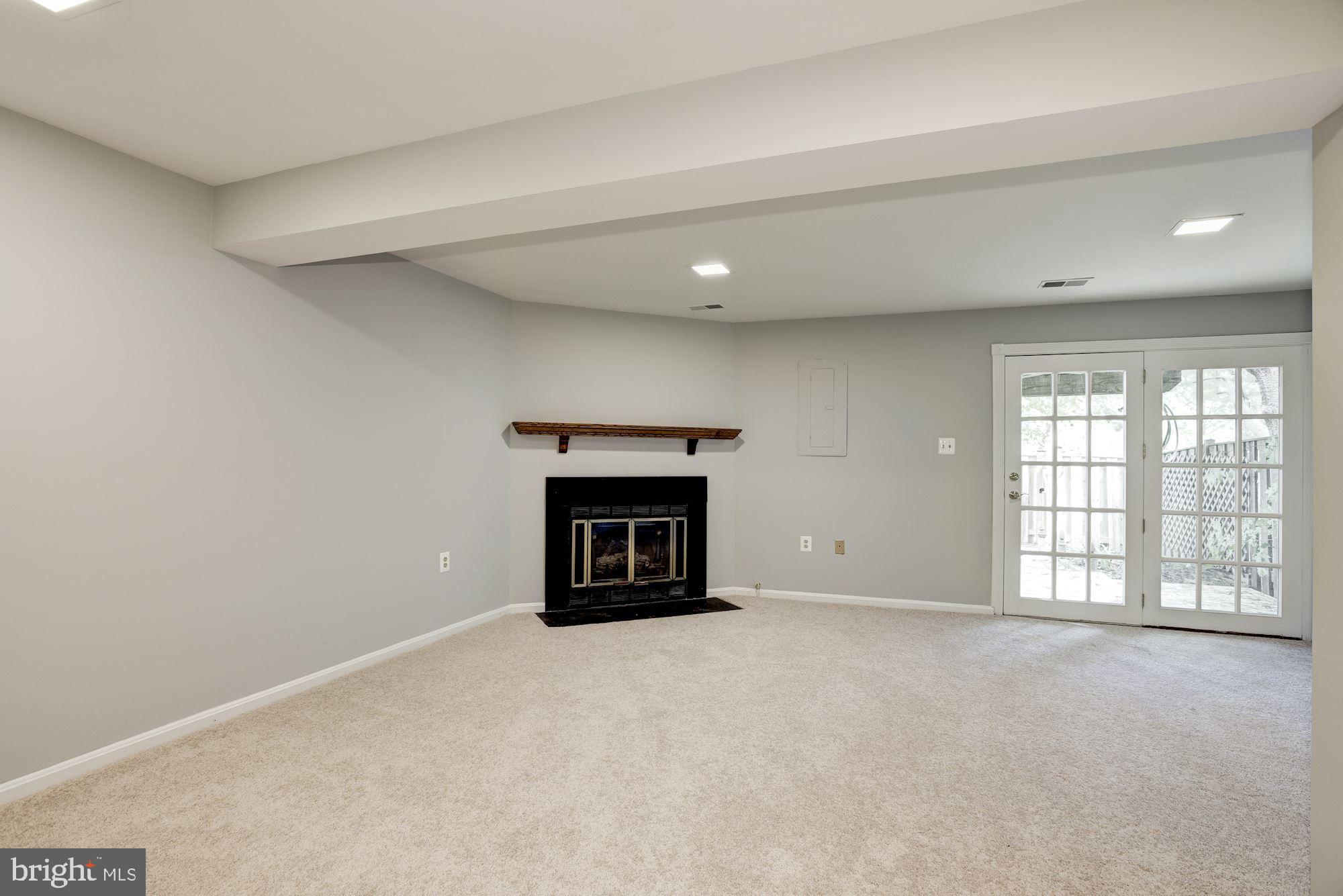 COLONY PARK - Residential