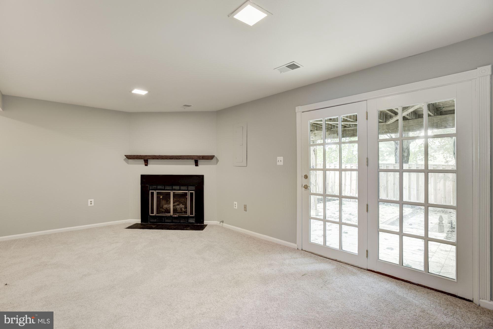 COLONY PARK - Residential