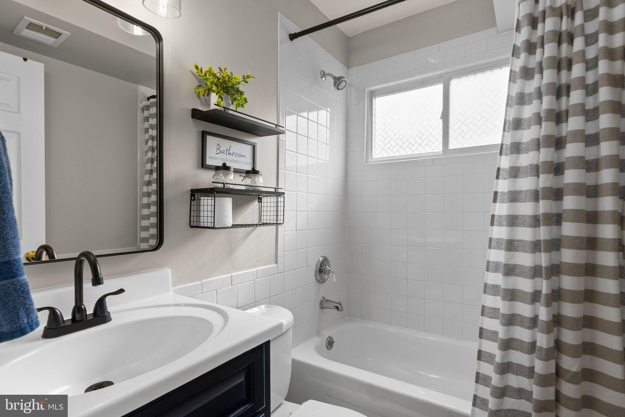 BROOKVILLE KNOLLS - Residential