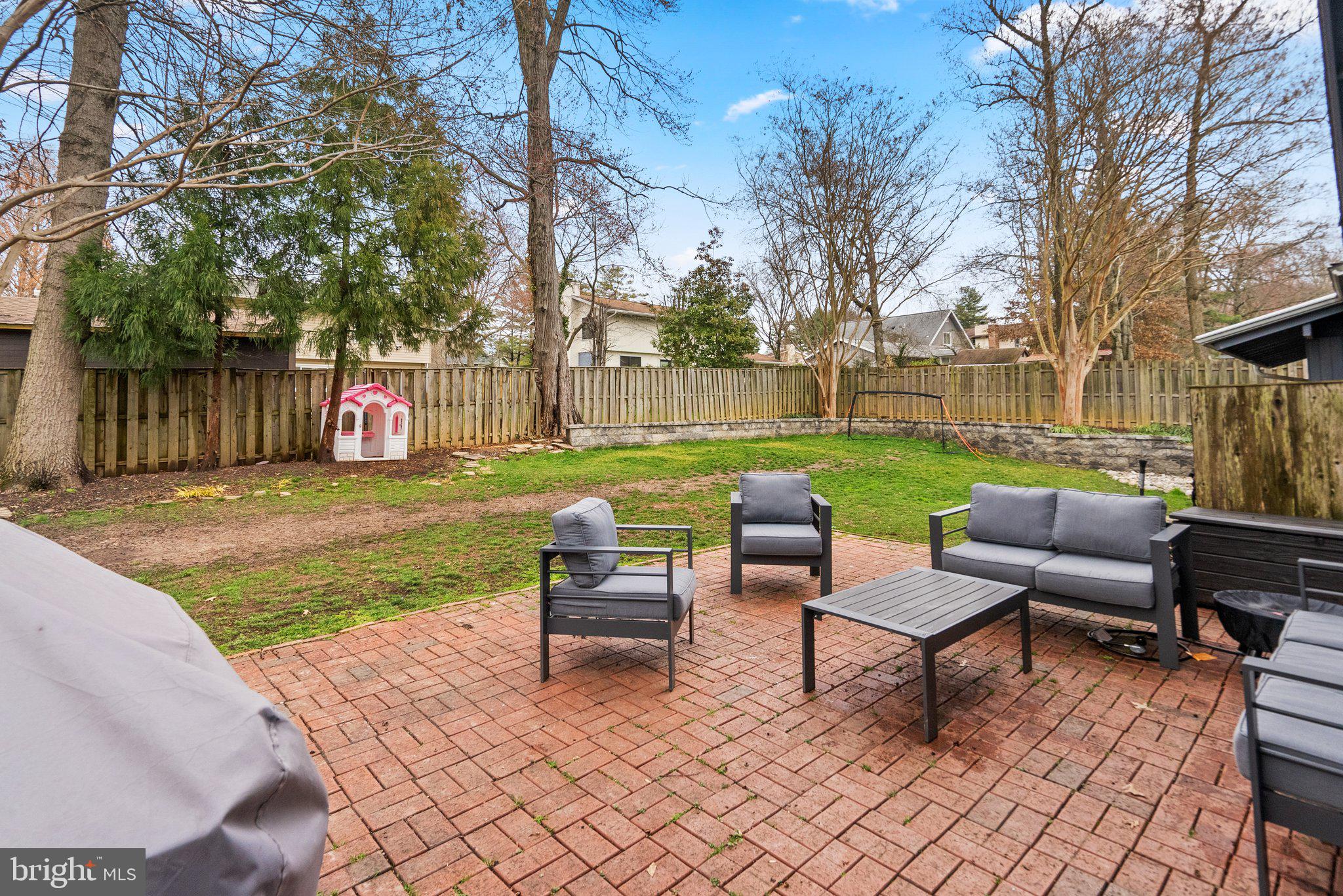 BROOKVILLE KNOLLS - Residential